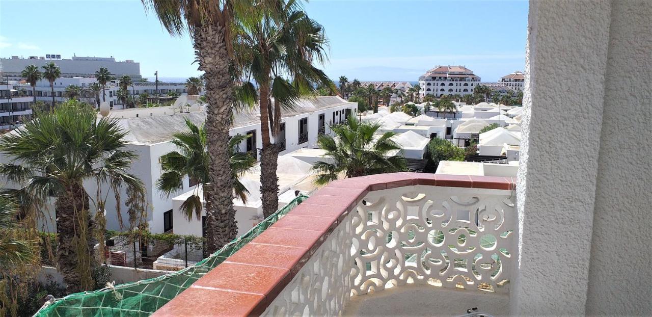 Apartment With A Large South-Facing Balcony, Sea View And Wifi In Las Americas Center Плая де лас Америкас Екстериор снимка